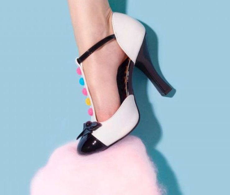Le scarpe sono una passione per le donne